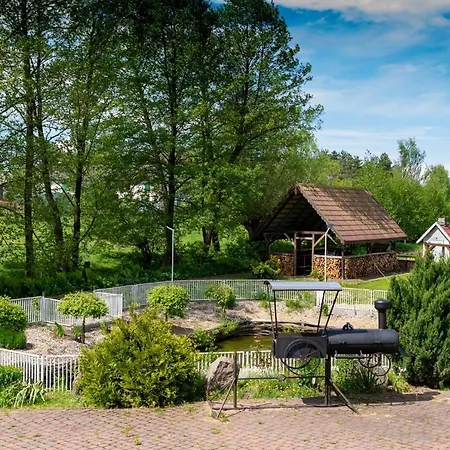 Agroturystyczny Pod Modrzewiem Bed & Breakfast 3*