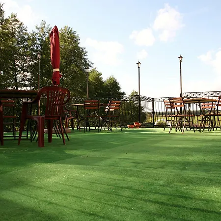 Bed & Breakfast Agroturystyczny Pod Modrzewiem 3*